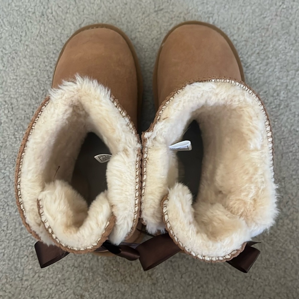 UGG Mini Boots w/ Bows
